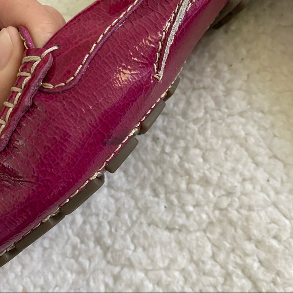 ✅DONATED✅Clark’s Patent Leather Artisan Fuchsia Loafers - Picture 5 of 7